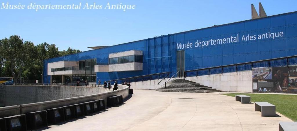 Nuit A La Roquette, Arles Apartment Exterior photo